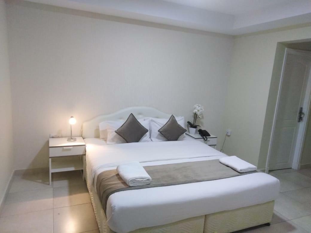 Al Jisr Hotel *